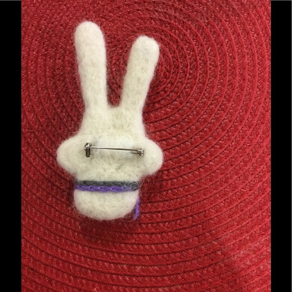 HANDMADE Brooch-rabbit   - Picture 2 of 2